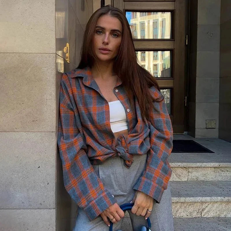 Women Vintage Long Sleeve Shirt Oversized Plaid Shirt Autumn Winter Fashion Loose Lapel Pocket Shirt Fit Blouse Korean Style